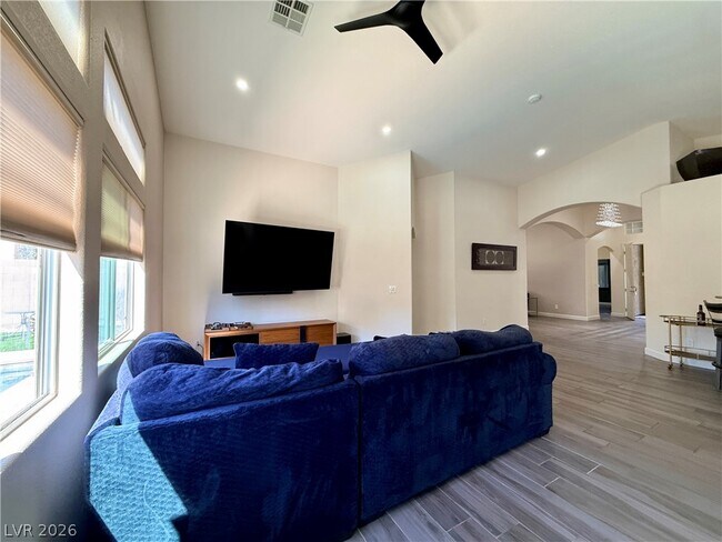 Building Photo - 8565 Hogan Falls Cir