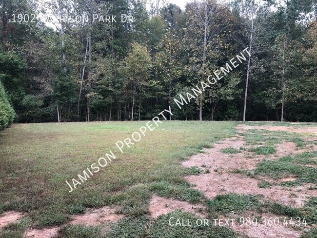 Building Photo - 1902 Harrison Park Dr