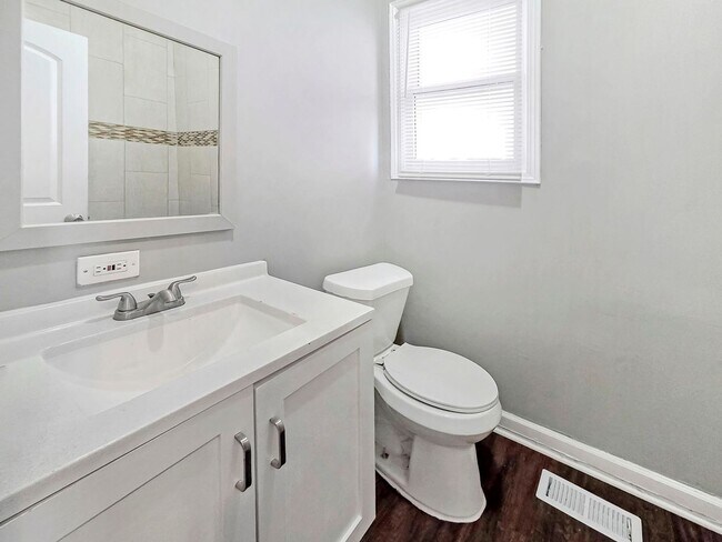 Building Photo - Recently Updated 4 Bedroom 2 Bath Ranch in the Pittsburgh area of Atlanta - Housing Vouchers Acce...