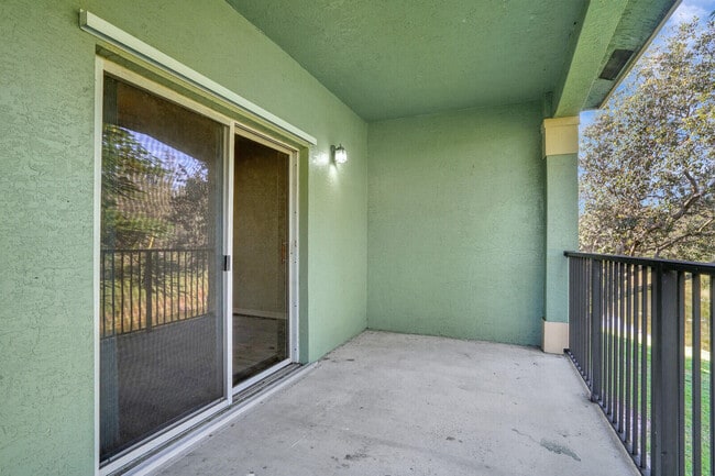 Building Photo - 270 Crestwood Cir