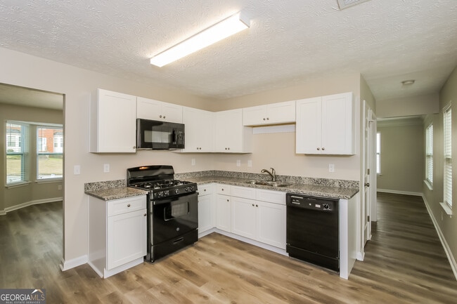 Building Photo - 6059 Shadow Lake Way