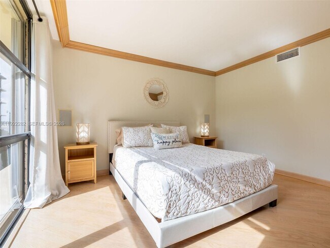 Building Photo - 3200 S Ocean Blvd