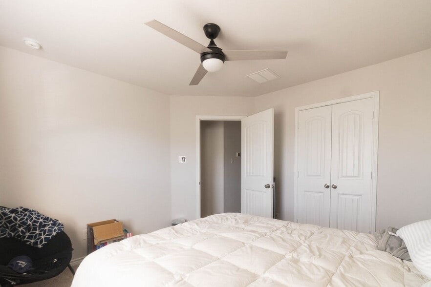 Building Photo - 5533 Topwater Trl