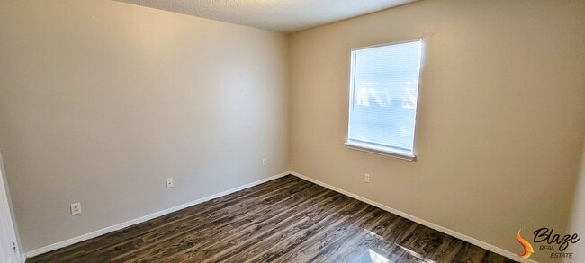 Building Photo - 4210 SE 16th Ave