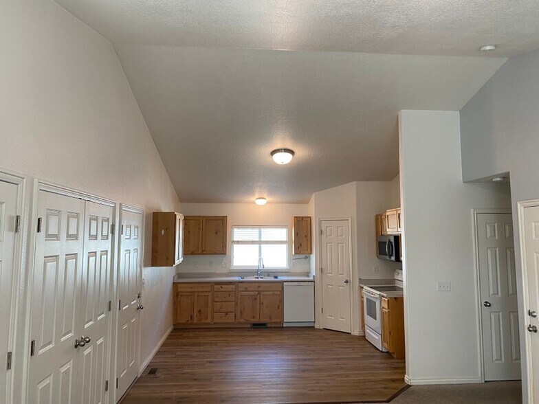 Building Photo - 133 N 910 E