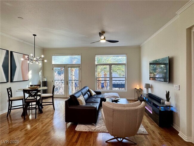 Building Photo - 2260 Village Walk Dr