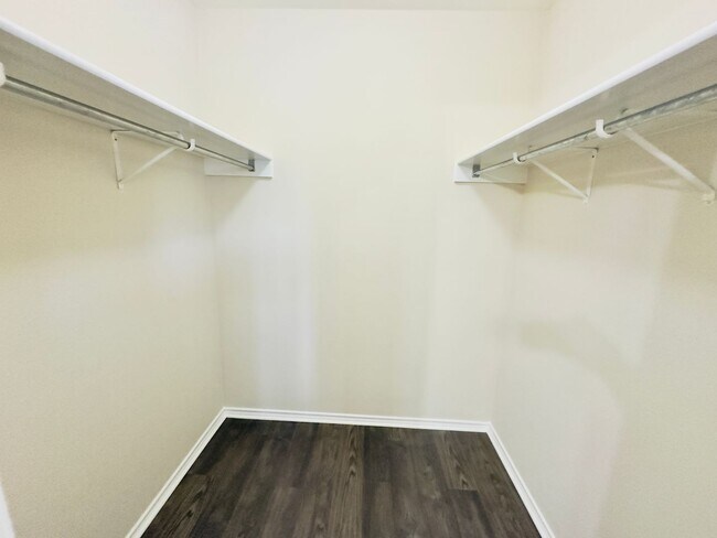 Building Photo - Spacious 4-Bedroom Home in Westwood – Lean...
