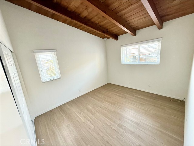 Building Photo - 224 Avenida Santa Barbara