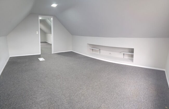 Building Photo - 11015 Fortune Ave