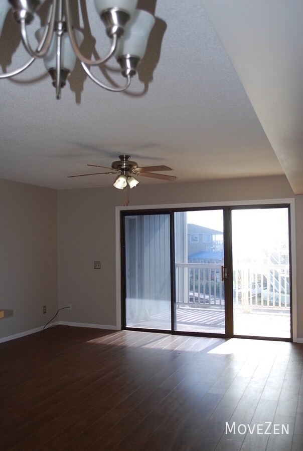 Building Photo - 1801 Canal Dr