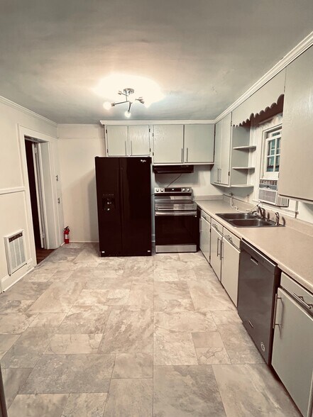 Building Photo - 739 Homeplace Dr