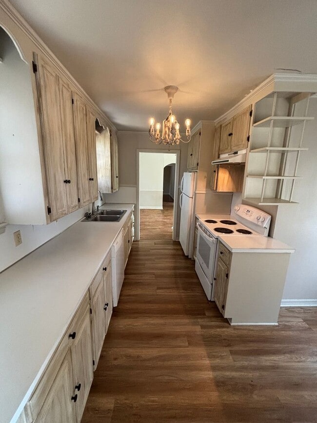 Building Photo - Home For Rent in SW Ardmore!