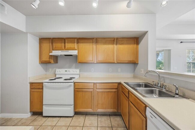 Building Photo - 1195 Villagio Cir