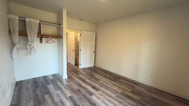 Building Photo - 33254 Columbia Beach Ln