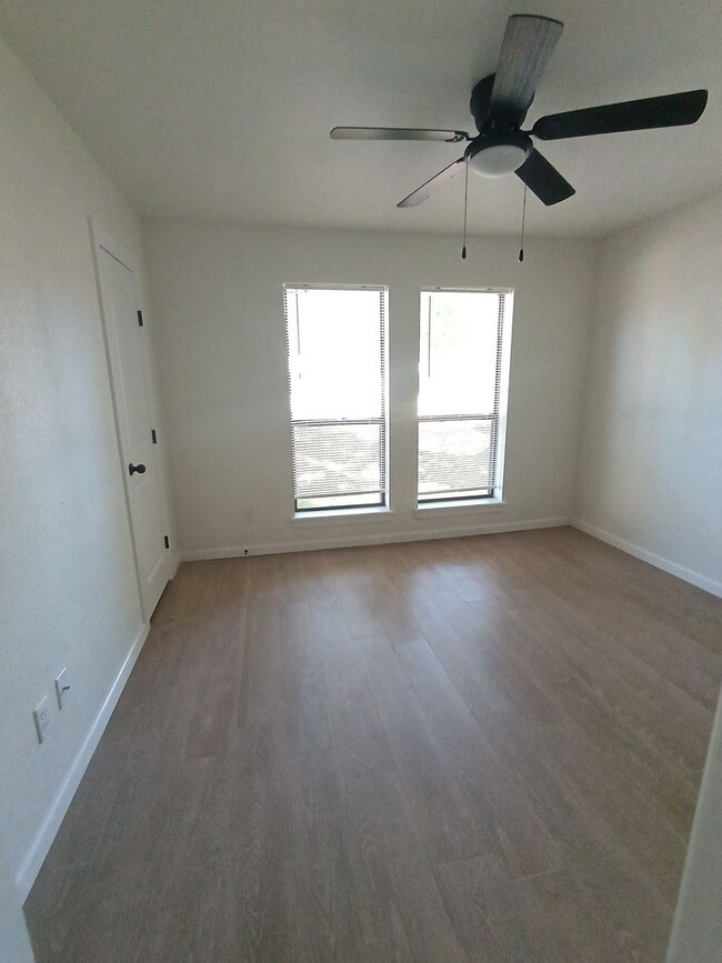 Building Photo - 3214 Bryn Mawr Cir
