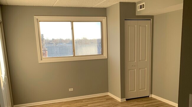 Building Photo - 8141 W 84th Pl