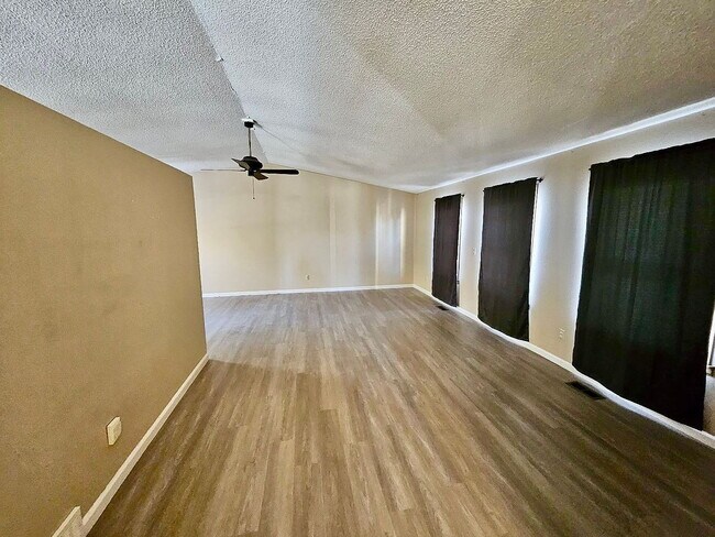 Building Photo - "Stunning 4-Bed, 3-Bath Family Retreat in Colorado Springs!"