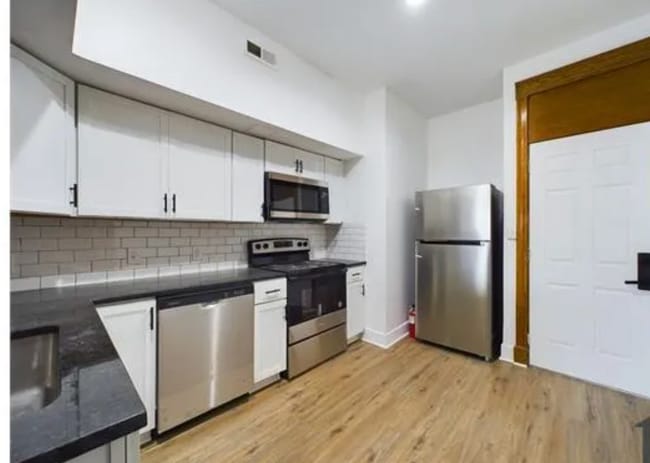 Building Photo - 1106 E 40th St