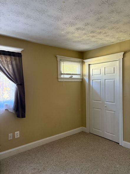 2nd Bedroom - 526 East Ave