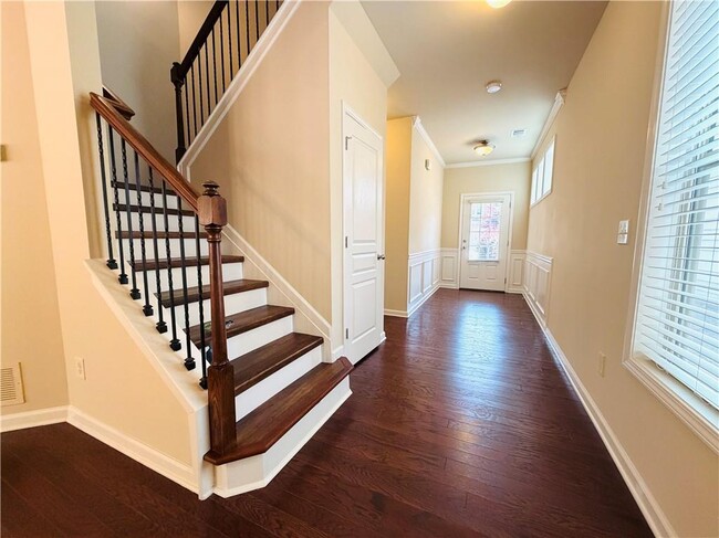 Building Photo - 6215 Crested Moss Dr