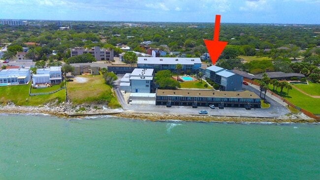 Building Photo - 3402 Ocean Dr