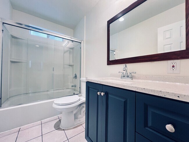 Building Photo - Escondido Historic Neighborhood 3 Bedroom 2 Bath Home