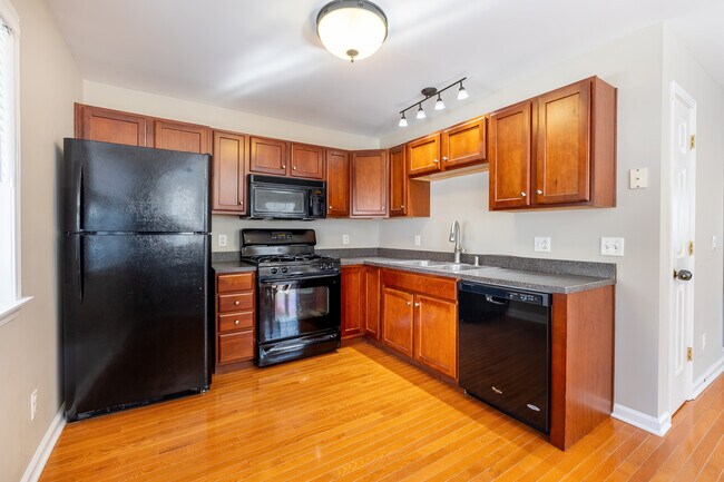 Building Photo - 15 Scuppo Rd