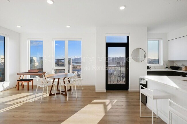 Building Photo - 52 Kirkwood Ave