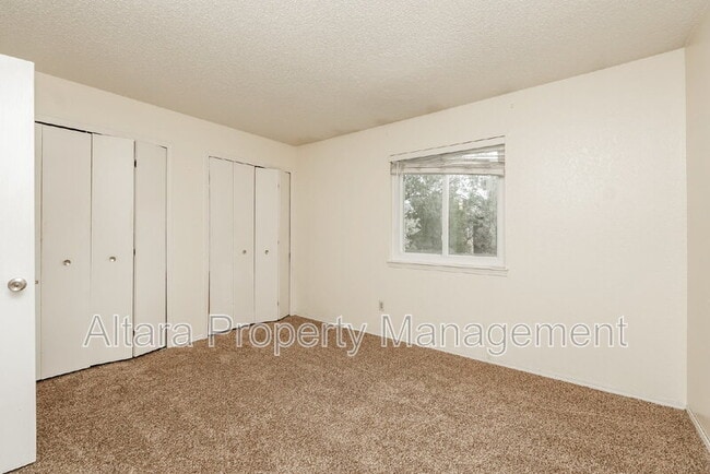 Building Photo - 2112 Boston Terrace