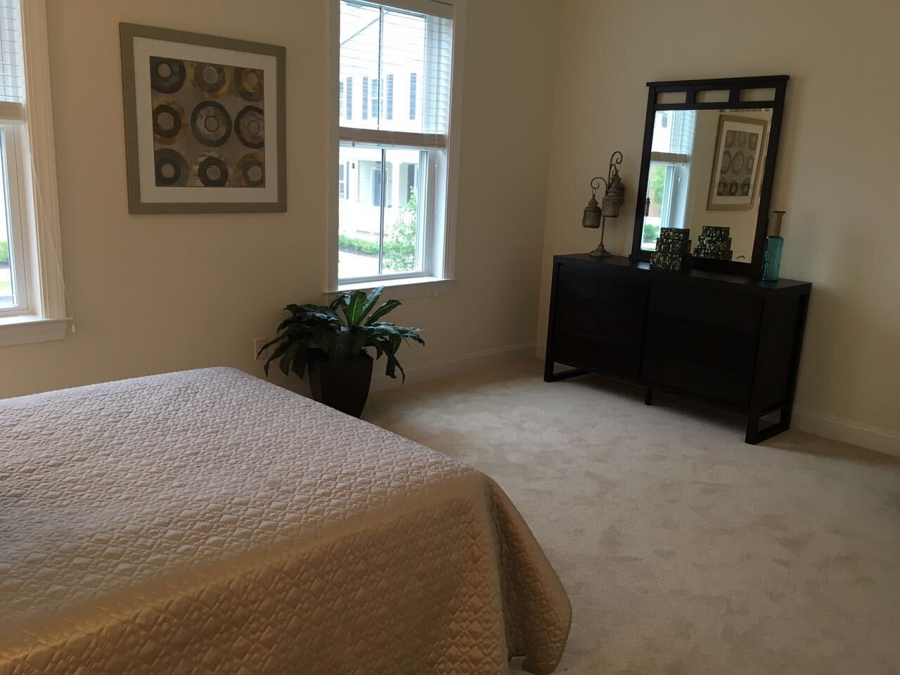 Building Photo - 8 Sherwood St