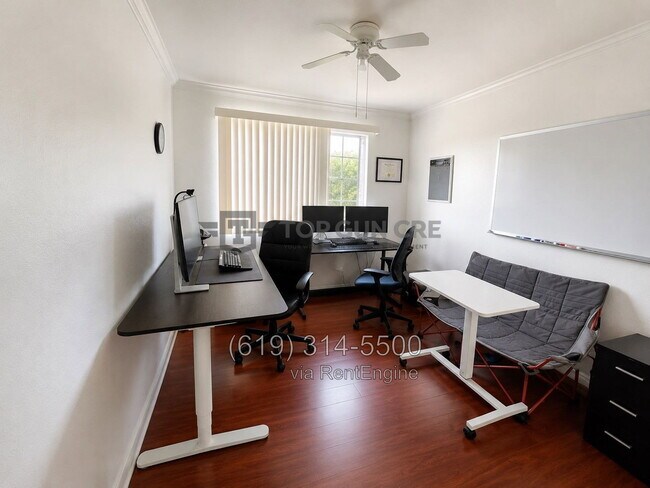Building Photo - 2430 Bartel St