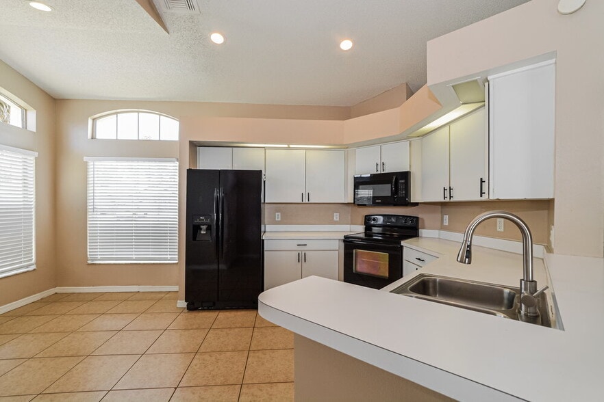 Building Photo - 3100 Orchard Pl