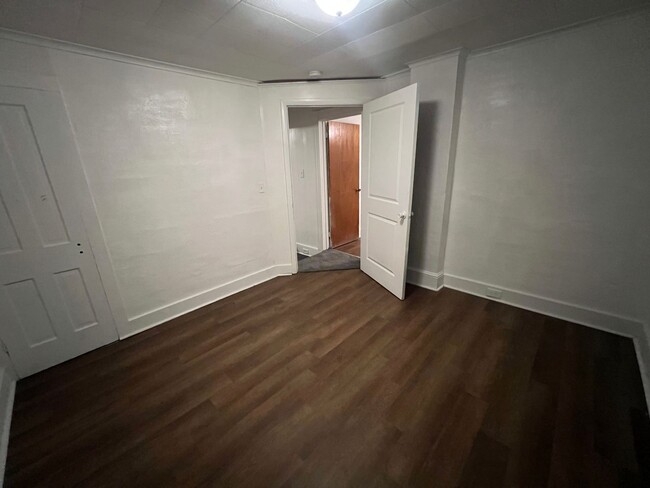 Building Photo - Beautiful 3 Bed/1 Bath Single Family Home ...
