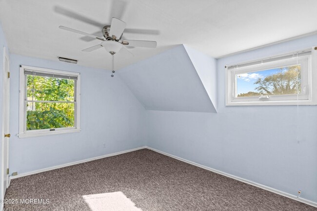 Building Photo - 633 N Manetta Dr