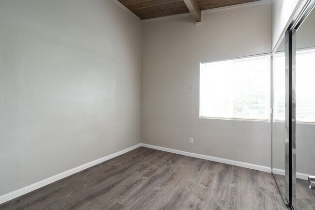 Building Photo - Attached garage!