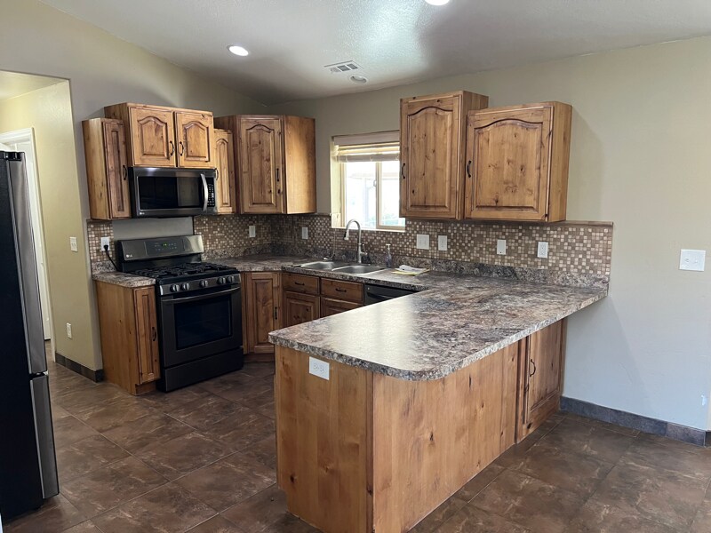 Building Photo - 5223 S 4700 W