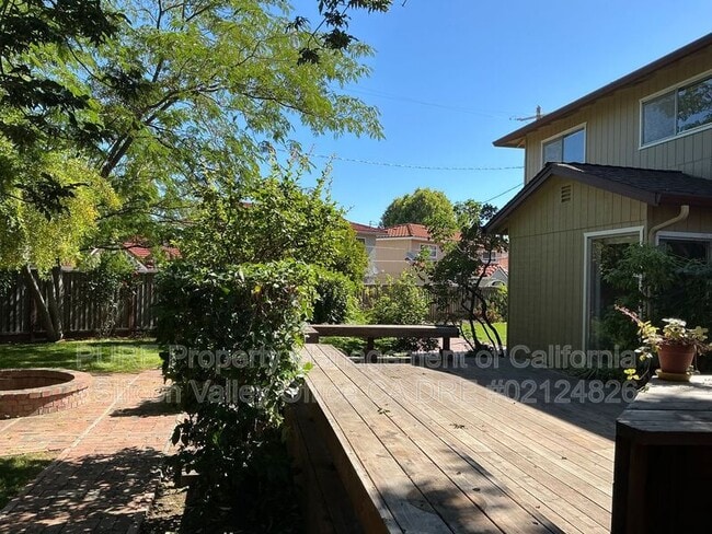 Building Photo - 5655 Glen Haven Ct