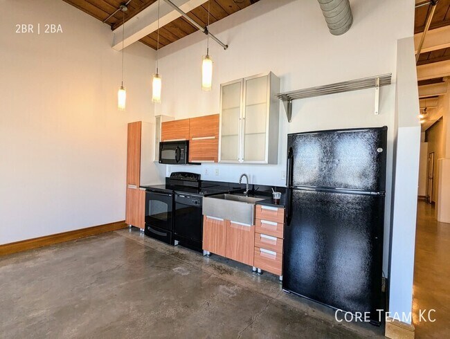 Building Photo - 382 W 22nd St