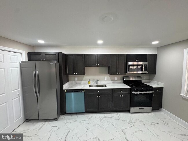 Primary Photo - 8050 Lansdale Rd