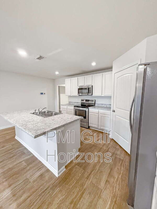 Building Photo - 7469 Steeplechase Blvd