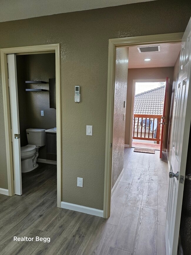 Building Photo - 2102 Black Rose Ln