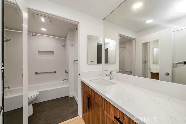 Building Photo - 15951 Alta Vista Dr