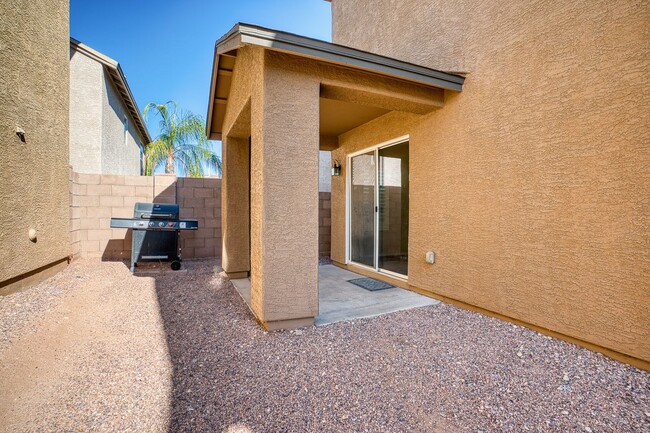 Building Photo - Lovely 3 Bedroom House! Coming Soon!