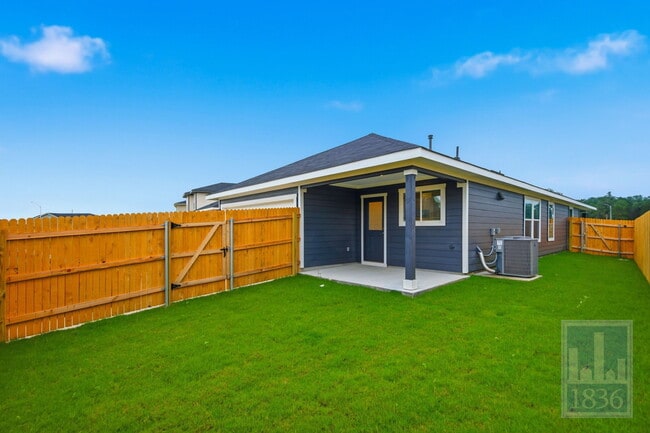 Building Photo - 306 Constanza Trl