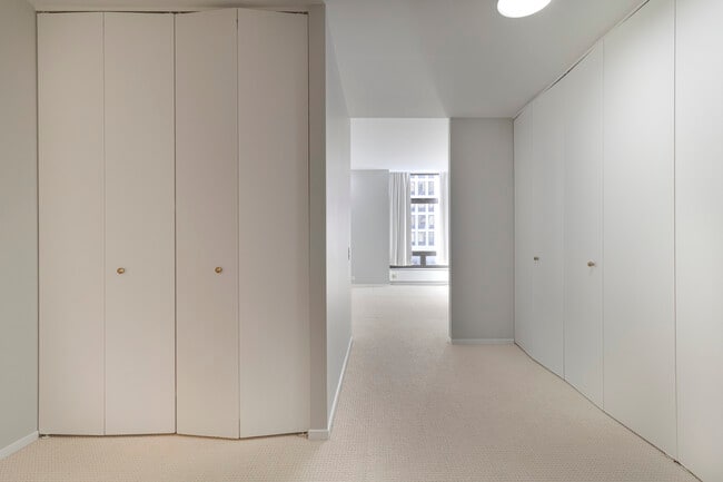 Building Photo - 680 N Lake Shore Dr