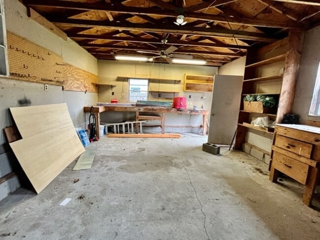 Building Photo - Rental Avail in Montclair!