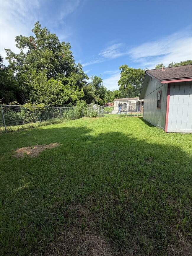 Building Photo - 516 Battlebell Rd