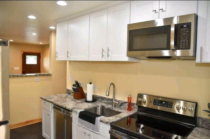 Building Photo - 1917 Taylor Ave