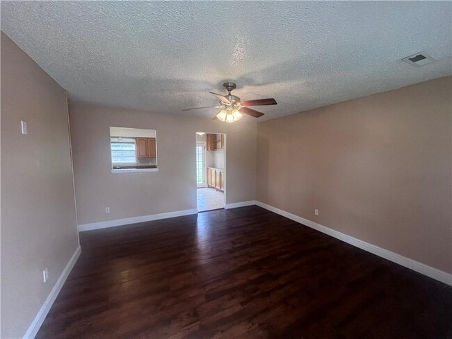 Building Photo - 1301 White Rd