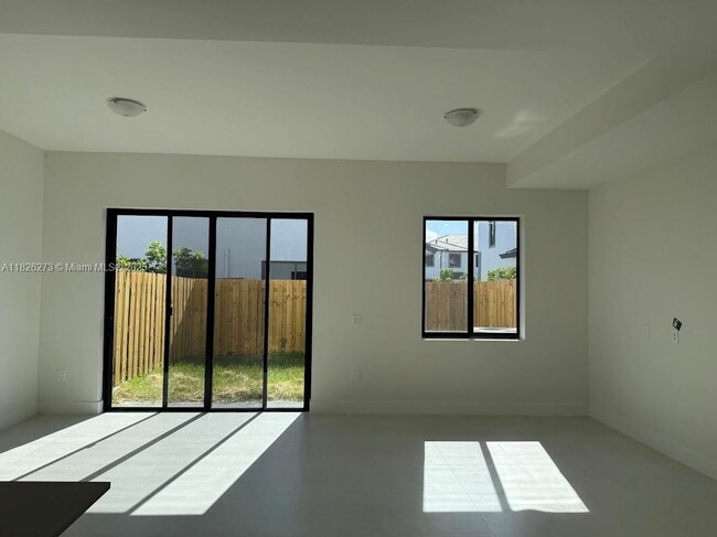Building Photo - 34500 SW 190th Ave